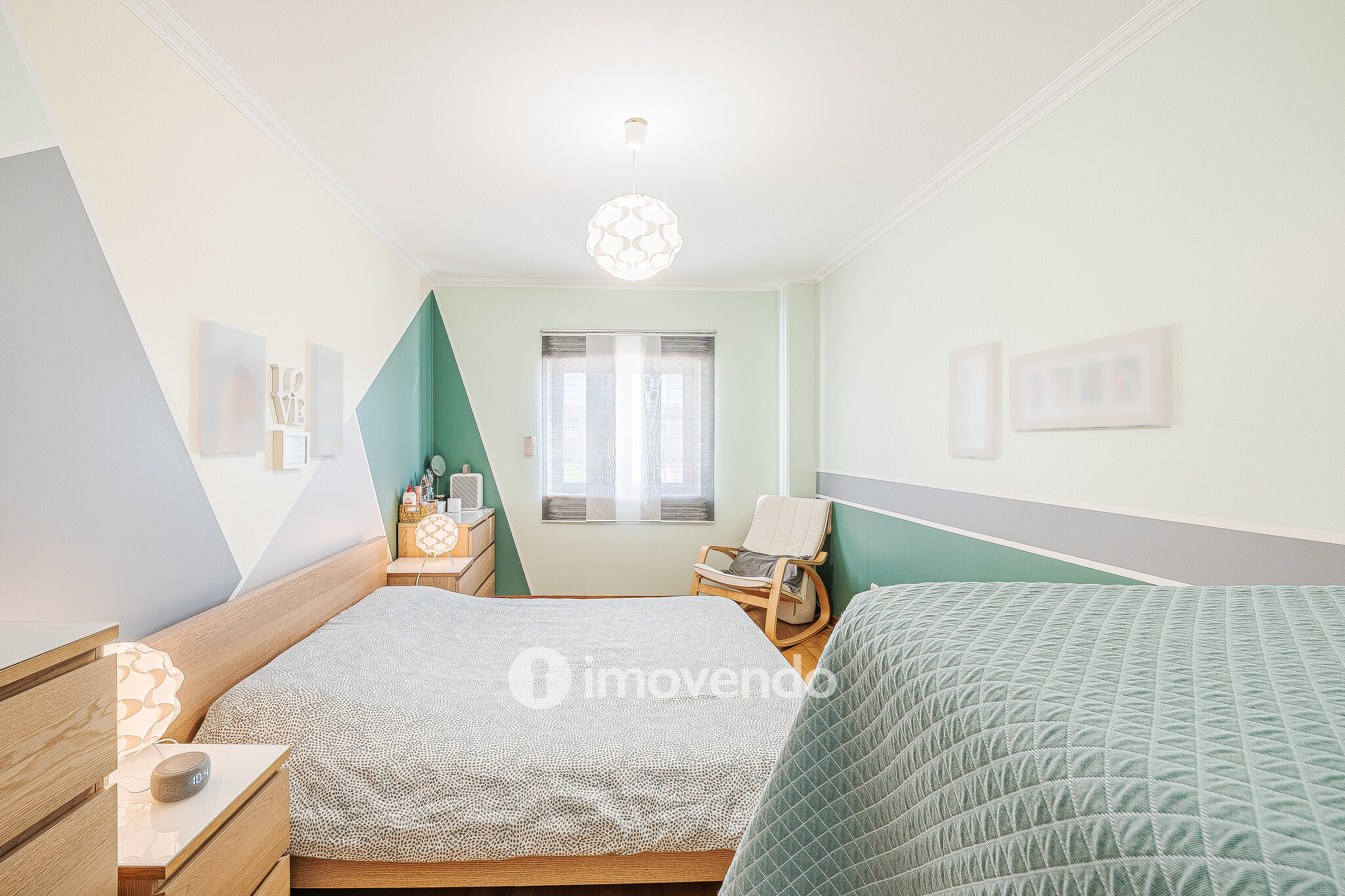 Apartamento T2, com estacionamento e arrecadação, em Vialonga