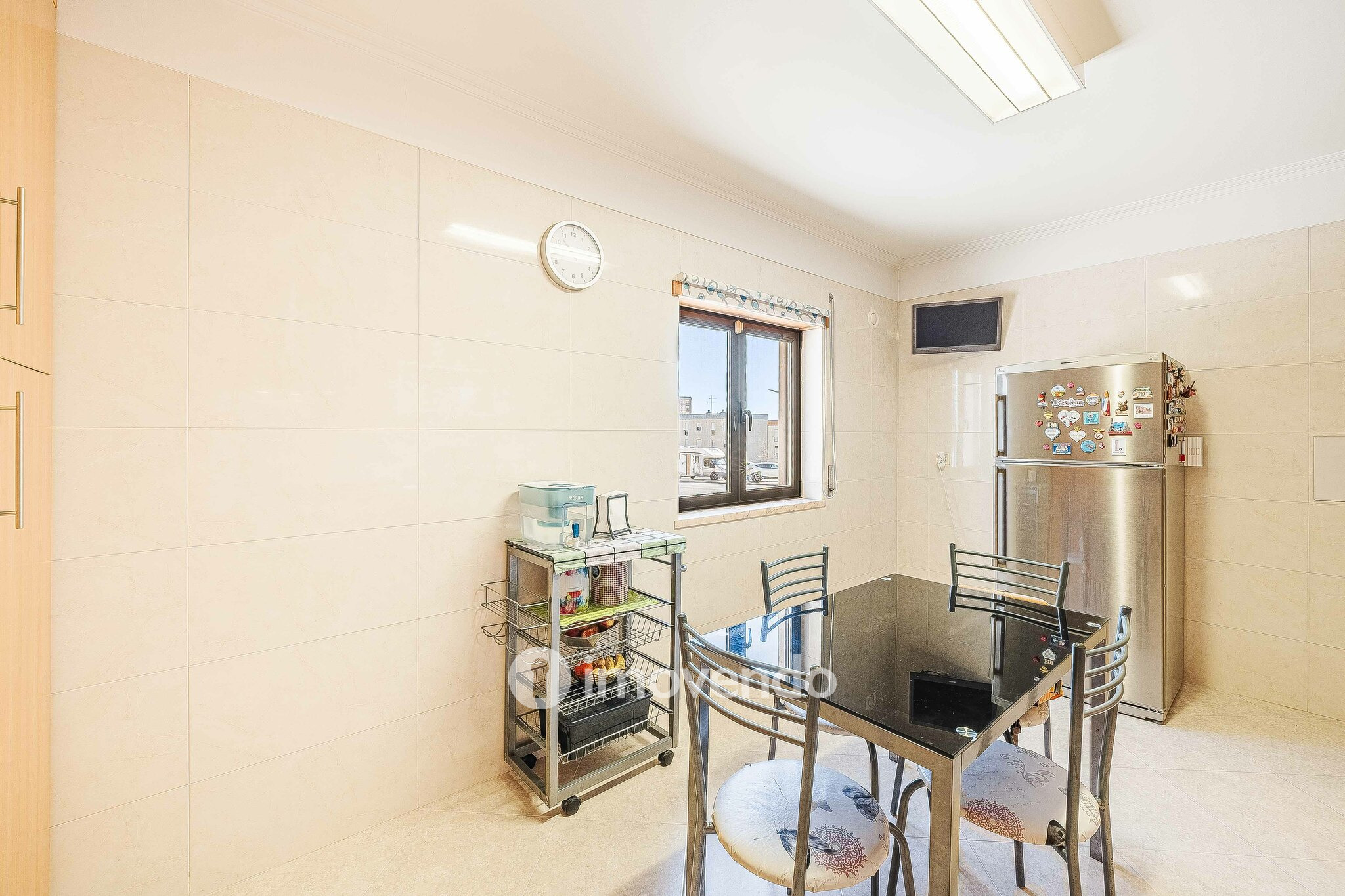 Apartamento T2, com estacionamento e arrecadação, em Vialonga