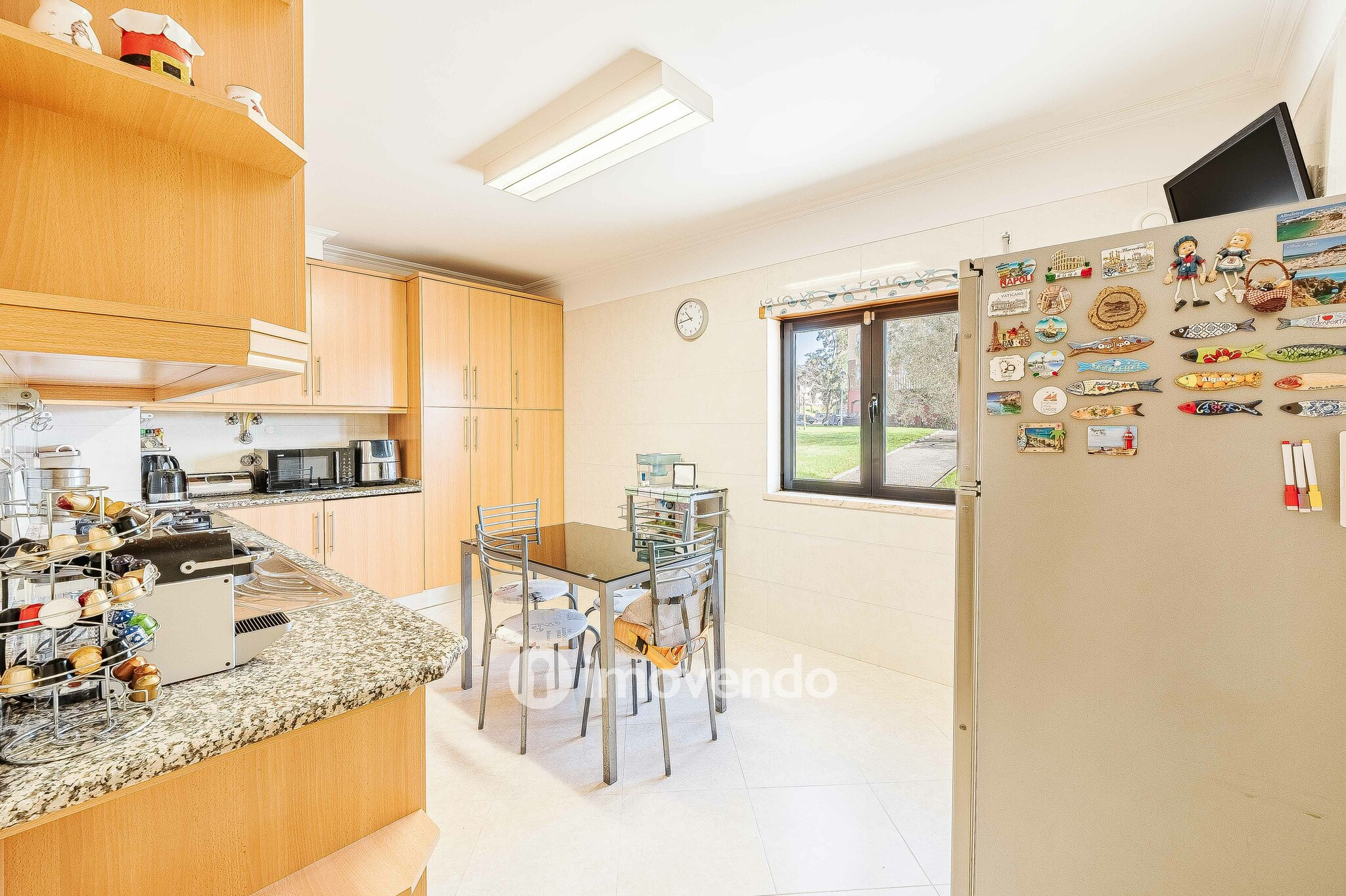 Apartamento T2, com estacionamento e arrecadação, em Vialonga