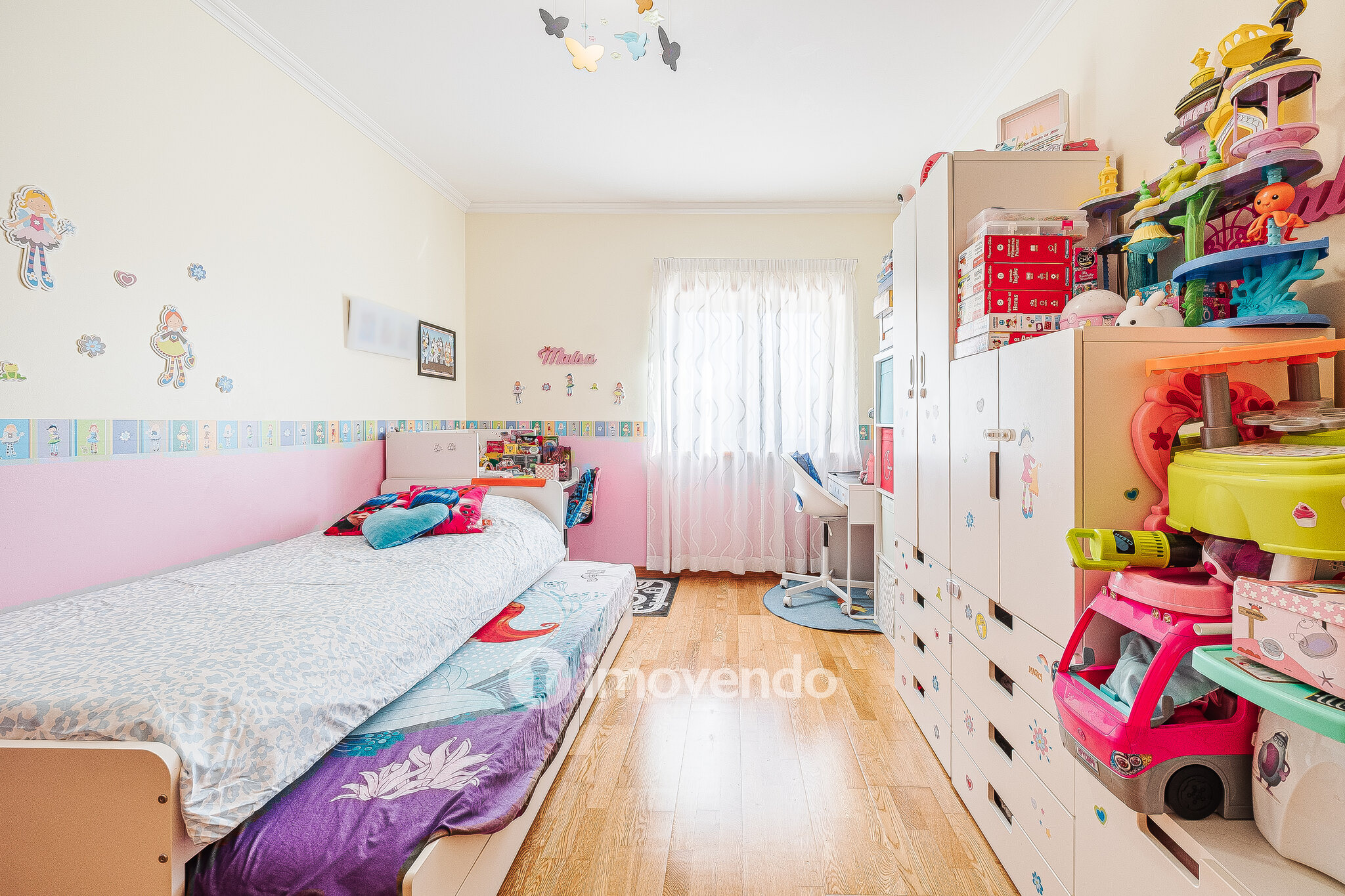 Apartamento T2, com estacionamento e arrecadação, em Vialonga