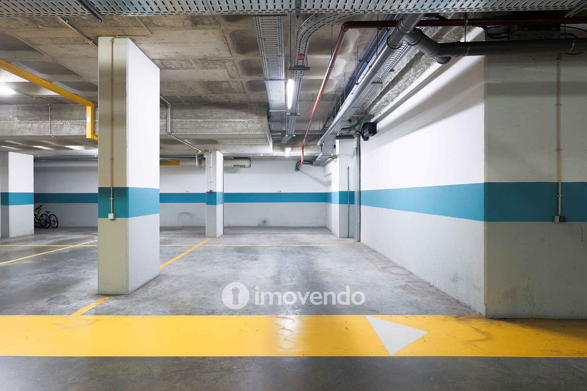 Apartamento T4, com vista rio e estacionamento, em Vila Nova de Gaia