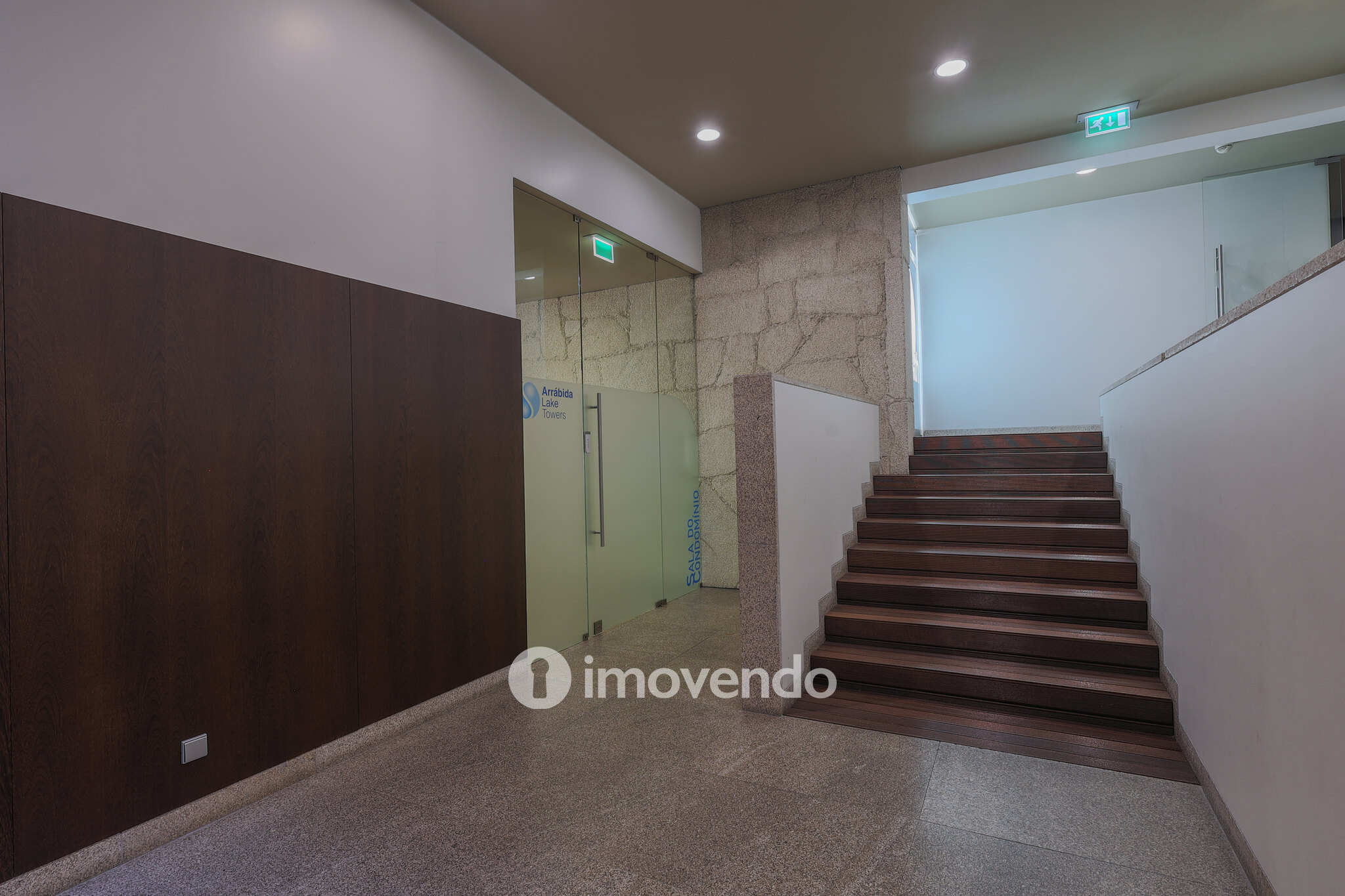 Apartamento T4, com vista rio e estacionamento, em Vila Nova de Gaia