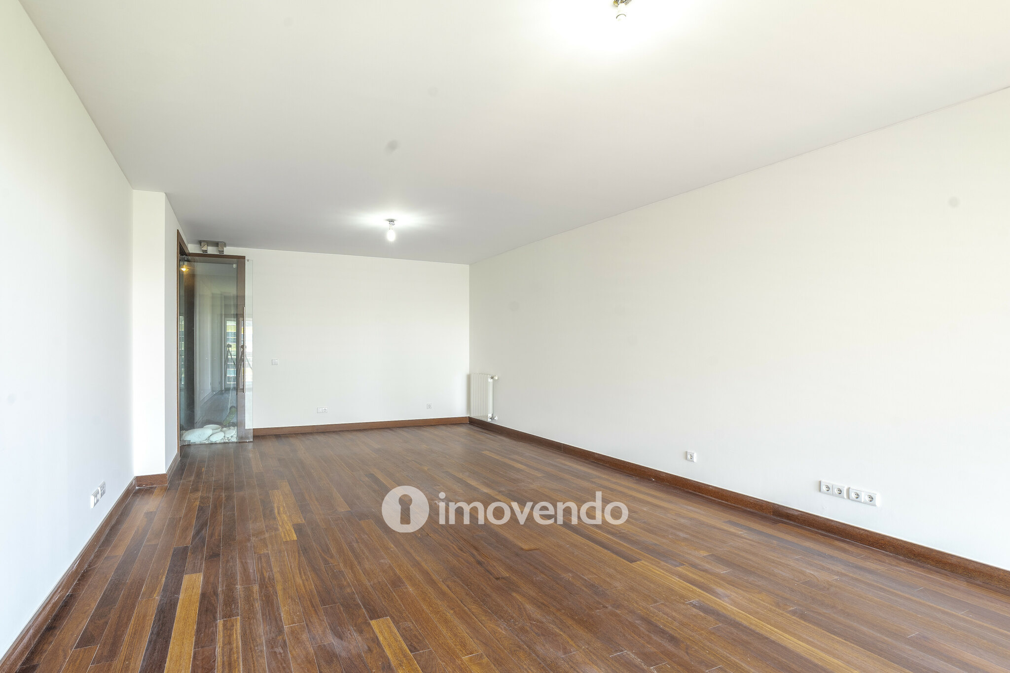 Apartamento T4, com vista rio e estacionamento, em Vila Nova de Gaia