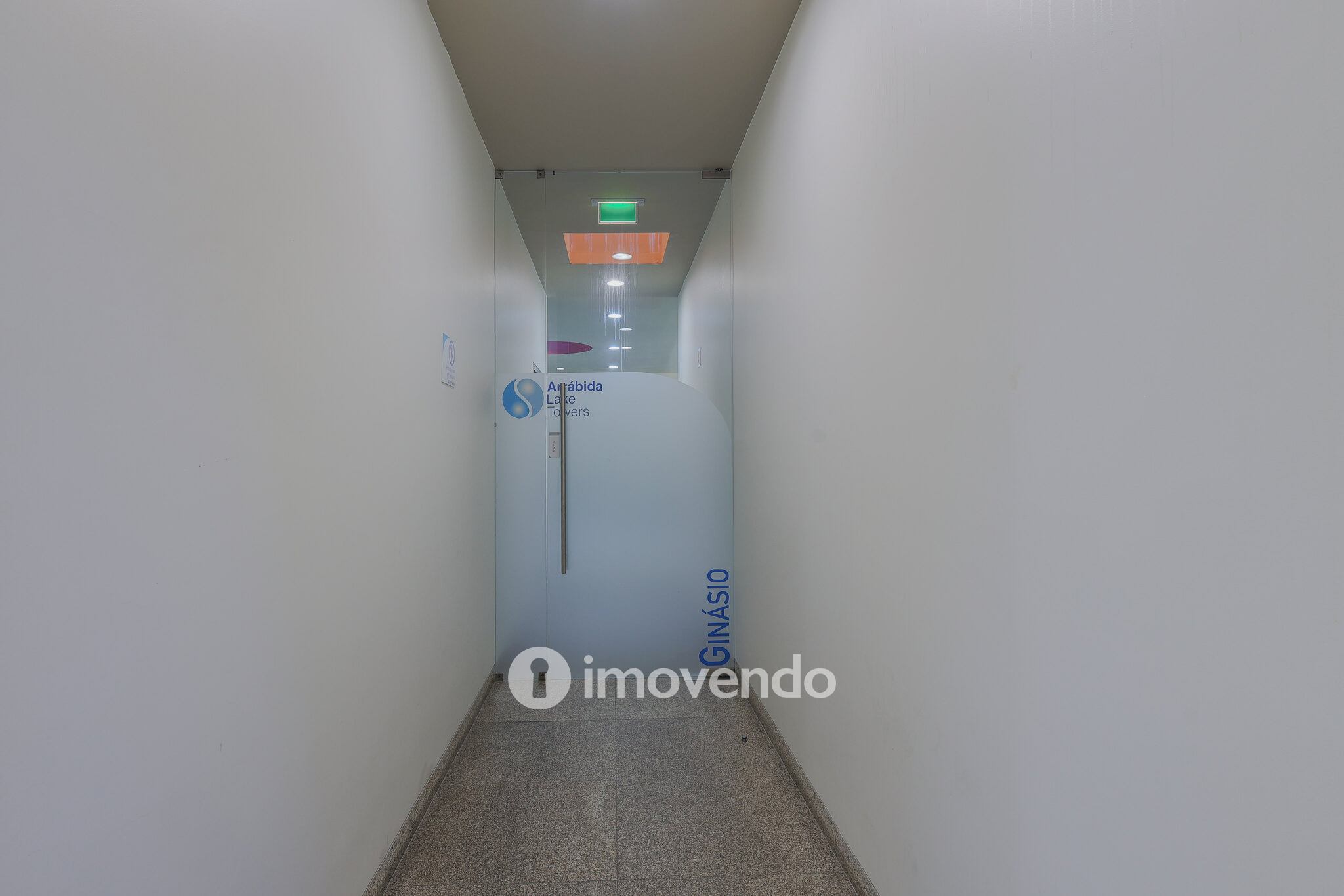 Apartamento T4, com vista rio e estacionamento, em Vila Nova de Gaia