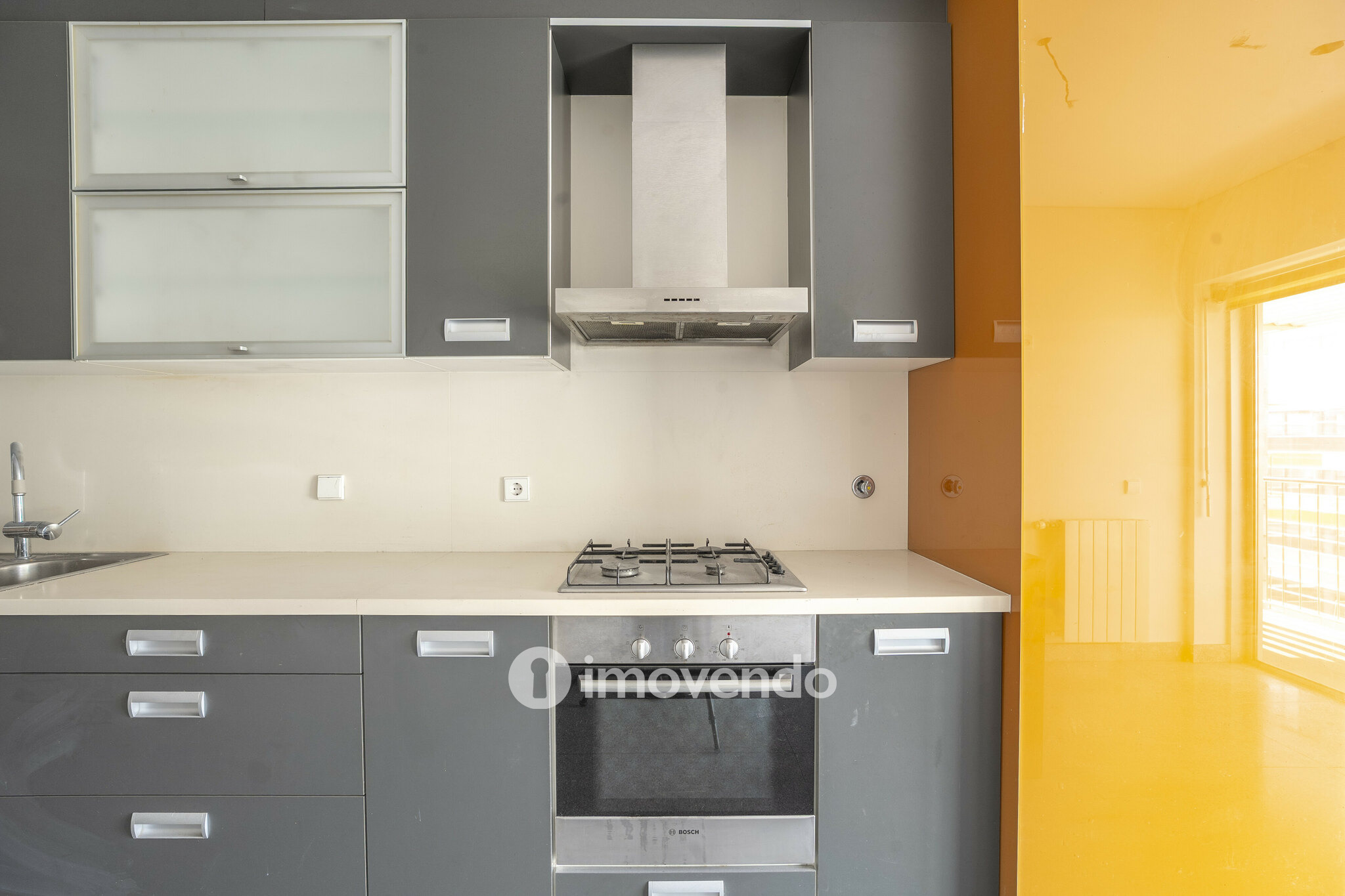 Apartamento T4, com vista rio e estacionamento, em Vila Nova de Gaia