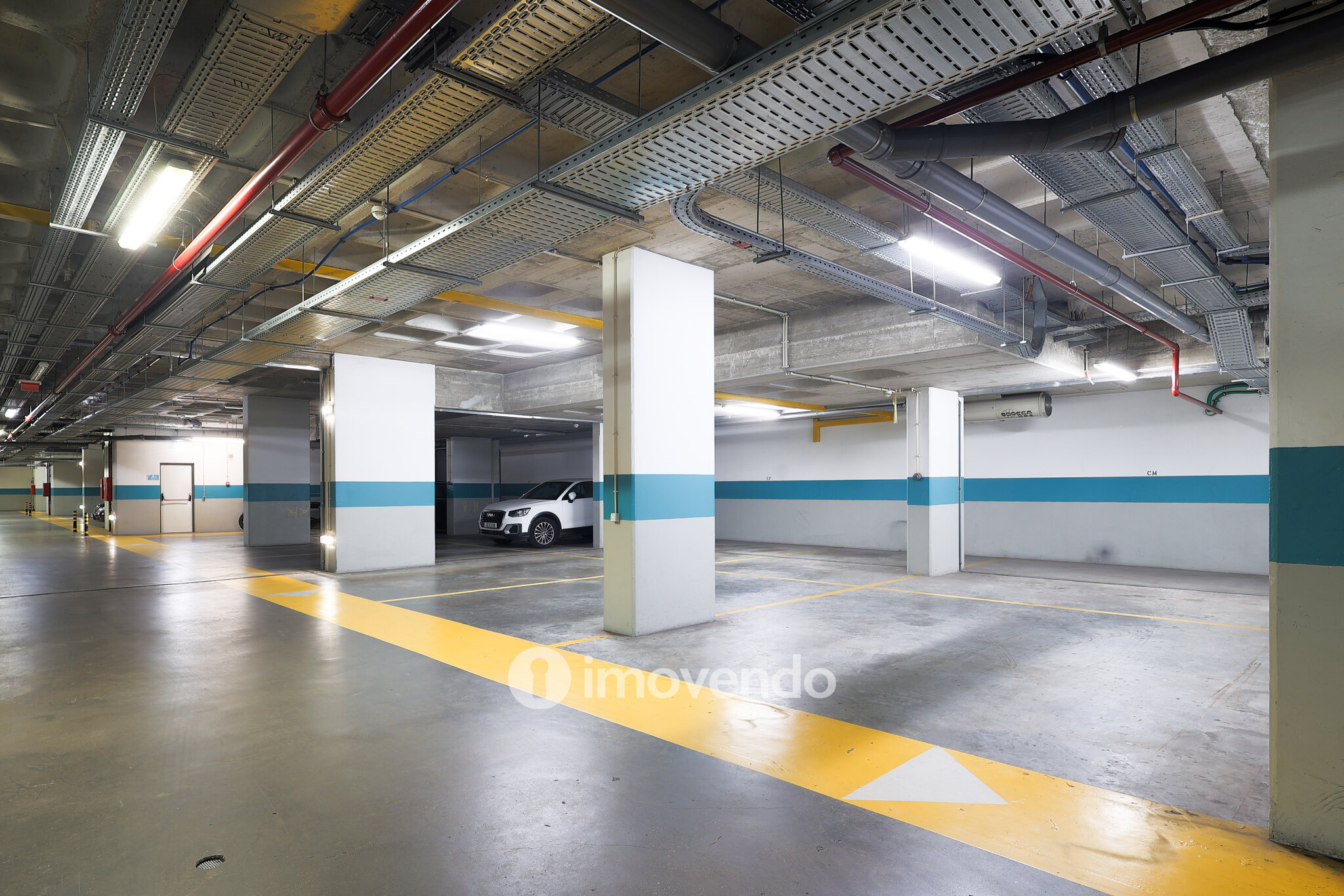 Apartamento T4, com vista rio e estacionamento, em Vila Nova de Gaia