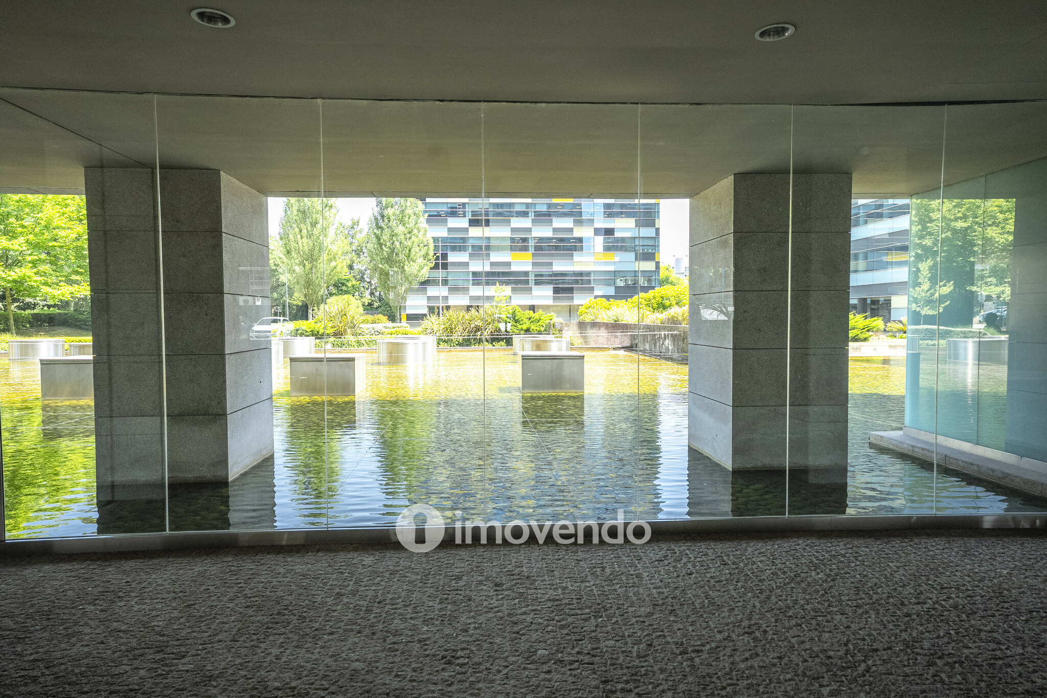 Apartamento T4, com vista rio e estacionamento, em Vila Nova de Gaia
