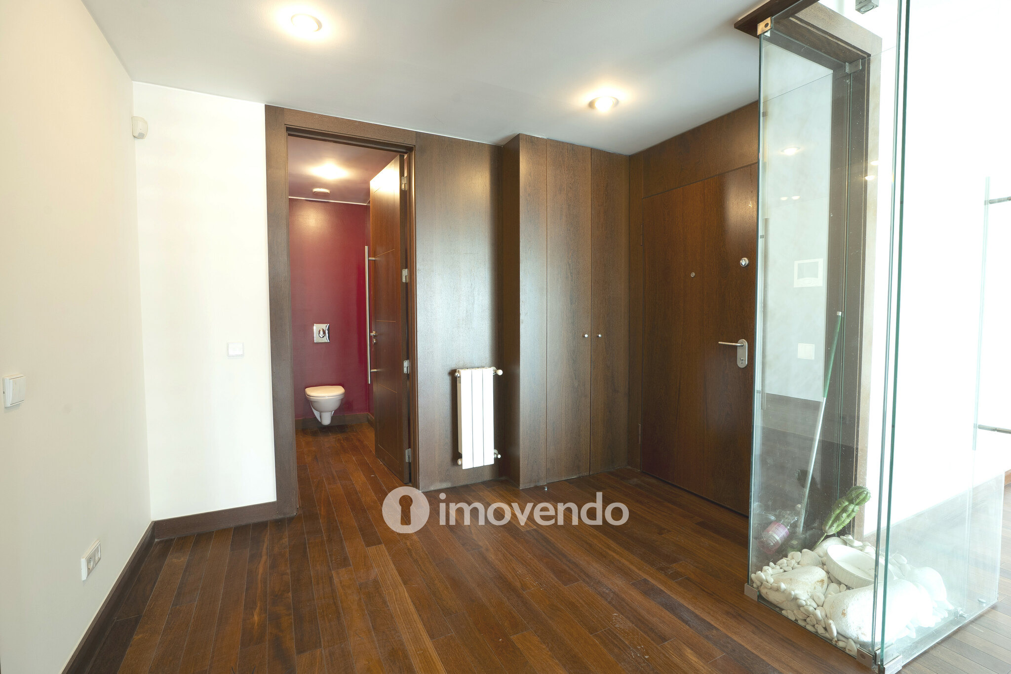 Apartamento T4, com vista rio e estacionamento, em Vila Nova de Gaia