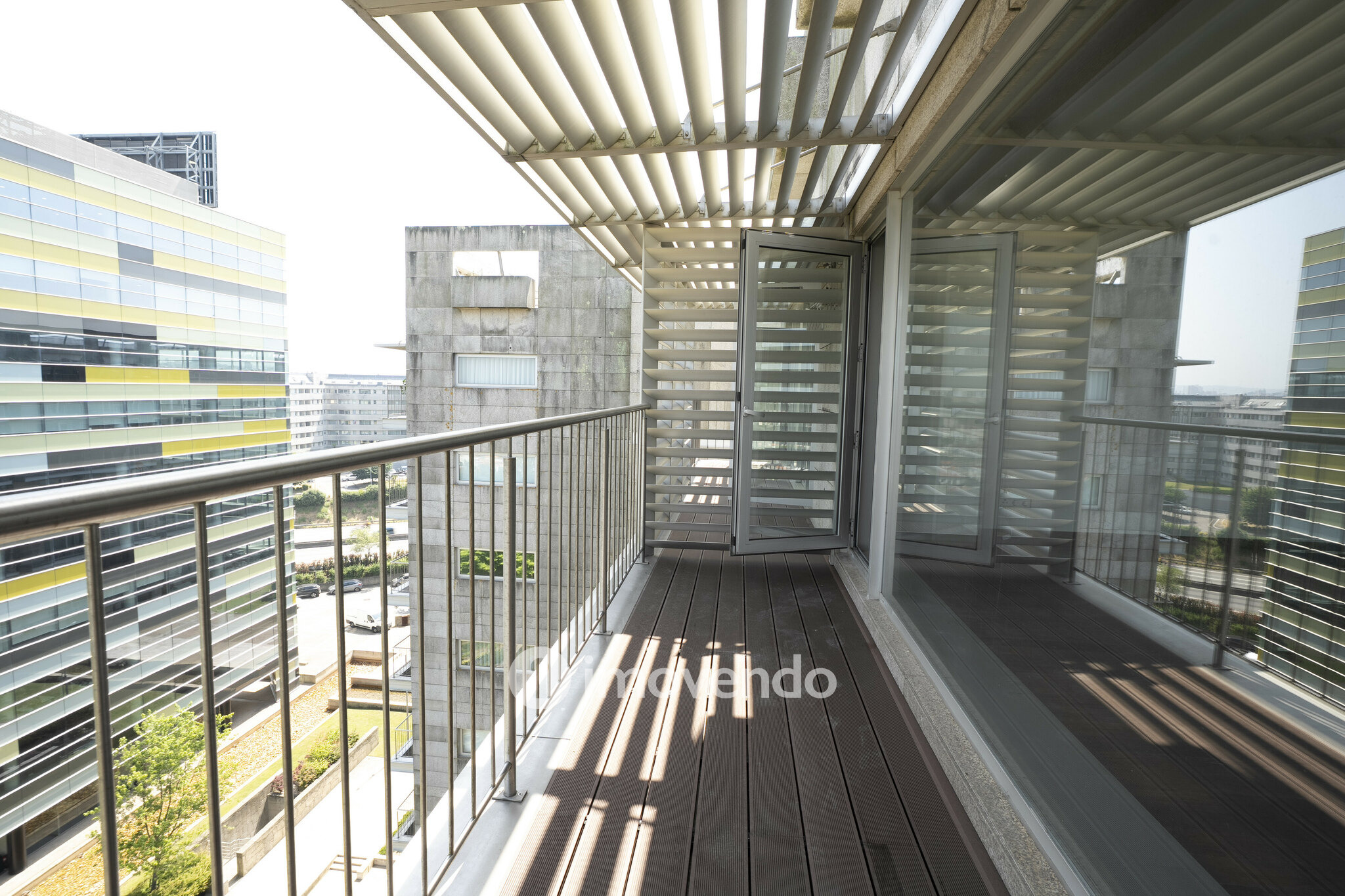 Apartamento T4, com vista rio e estacionamento, em Vila Nova de Gaia