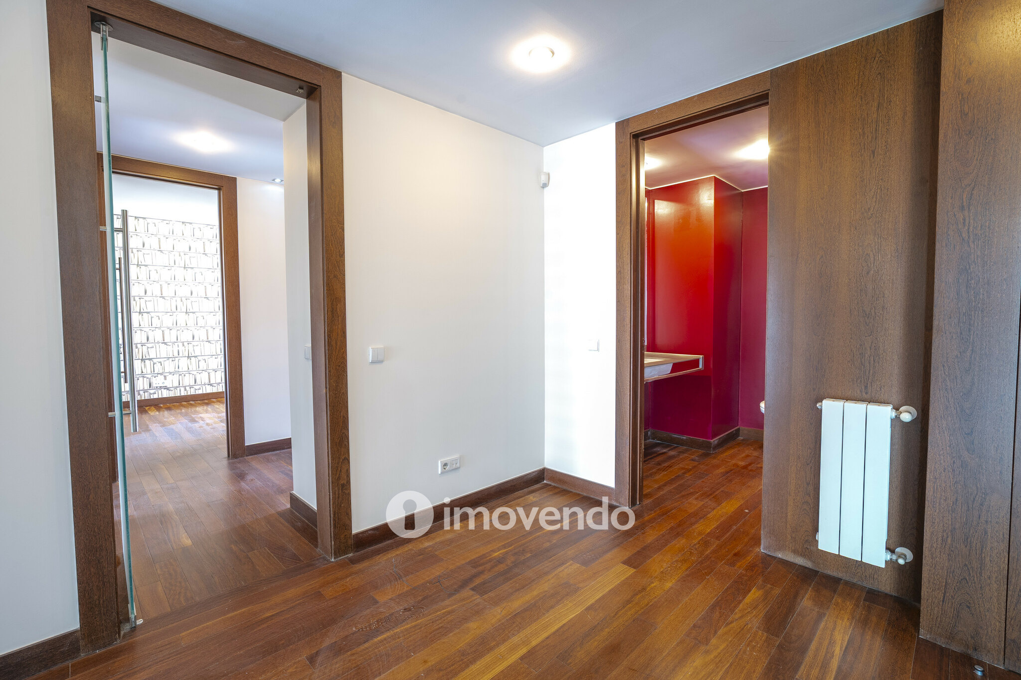 Apartamento T4, com vista rio e estacionamento, em Vila Nova de Gaia
