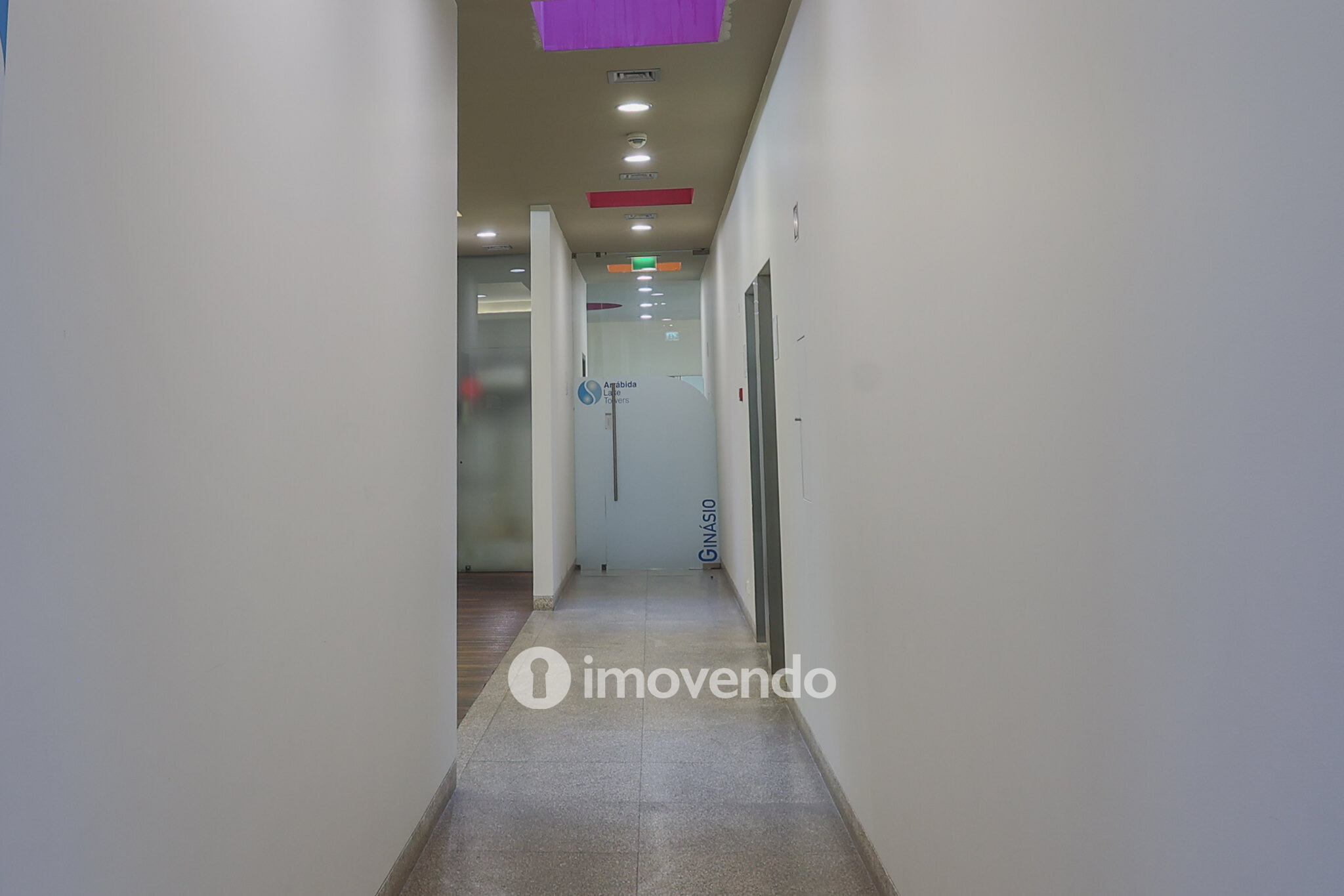 Apartamento T4, com vista rio e estacionamento, em Vila Nova de Gaia