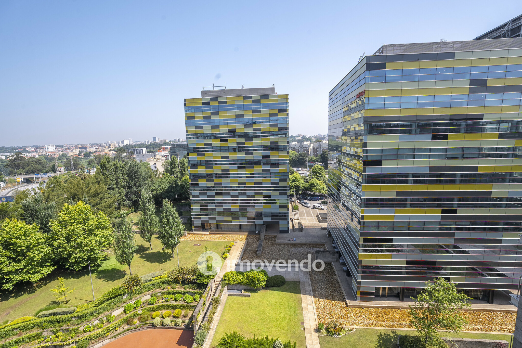 Apartamento T4, com vista rio e estacionamento, em Vila Nova de Gaia