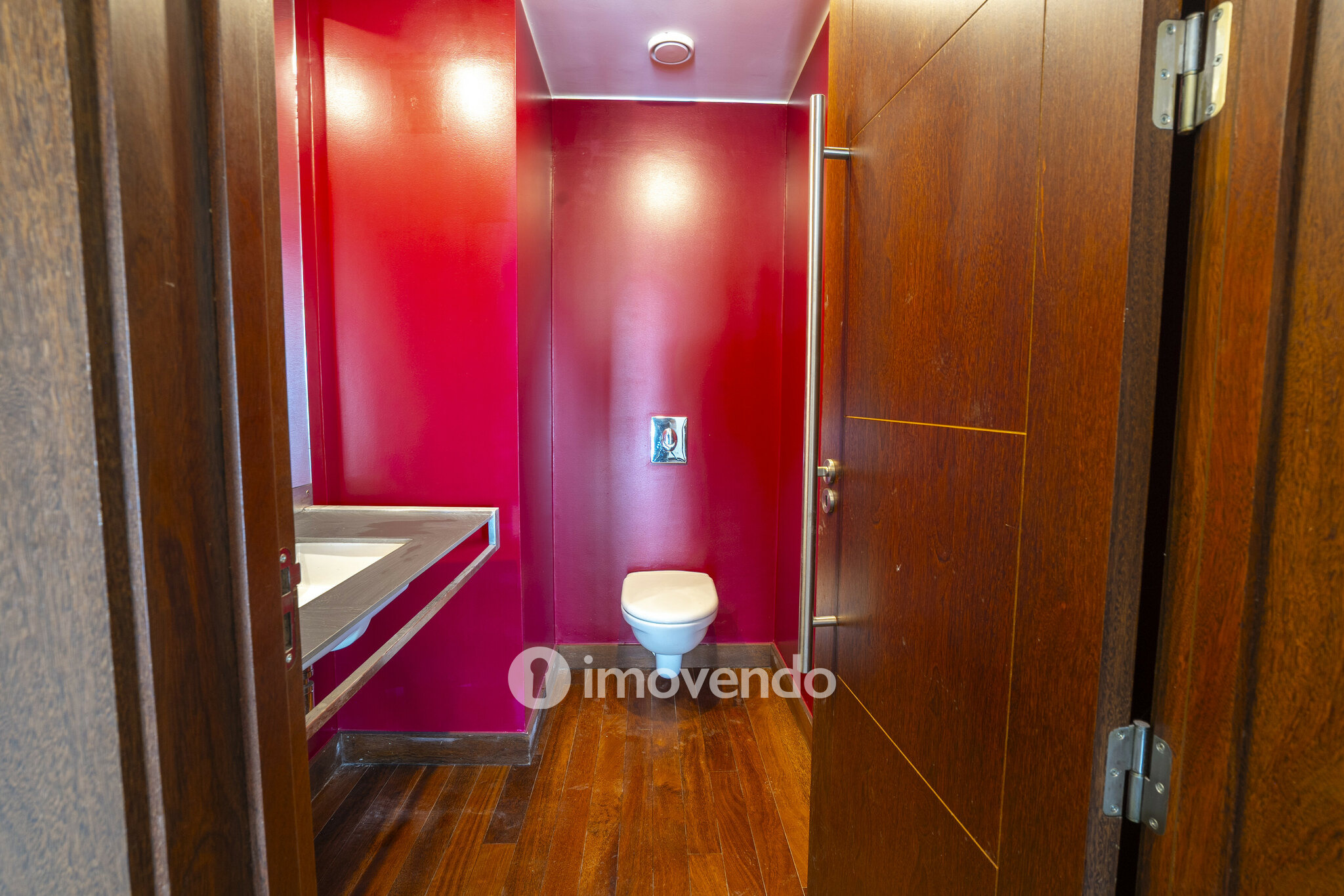 Apartamento T4, com vista rio e estacionamento, em Vila Nova de Gaia