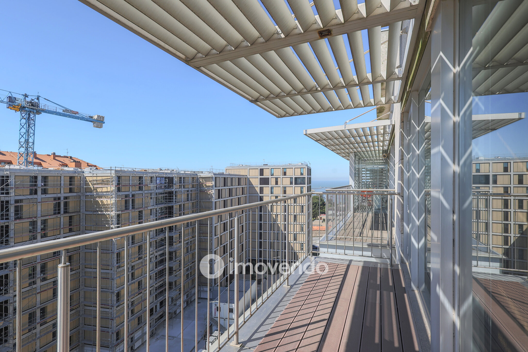 Apartamento T4, com vista rio e estacionamento, em Vila Nova de Gaia