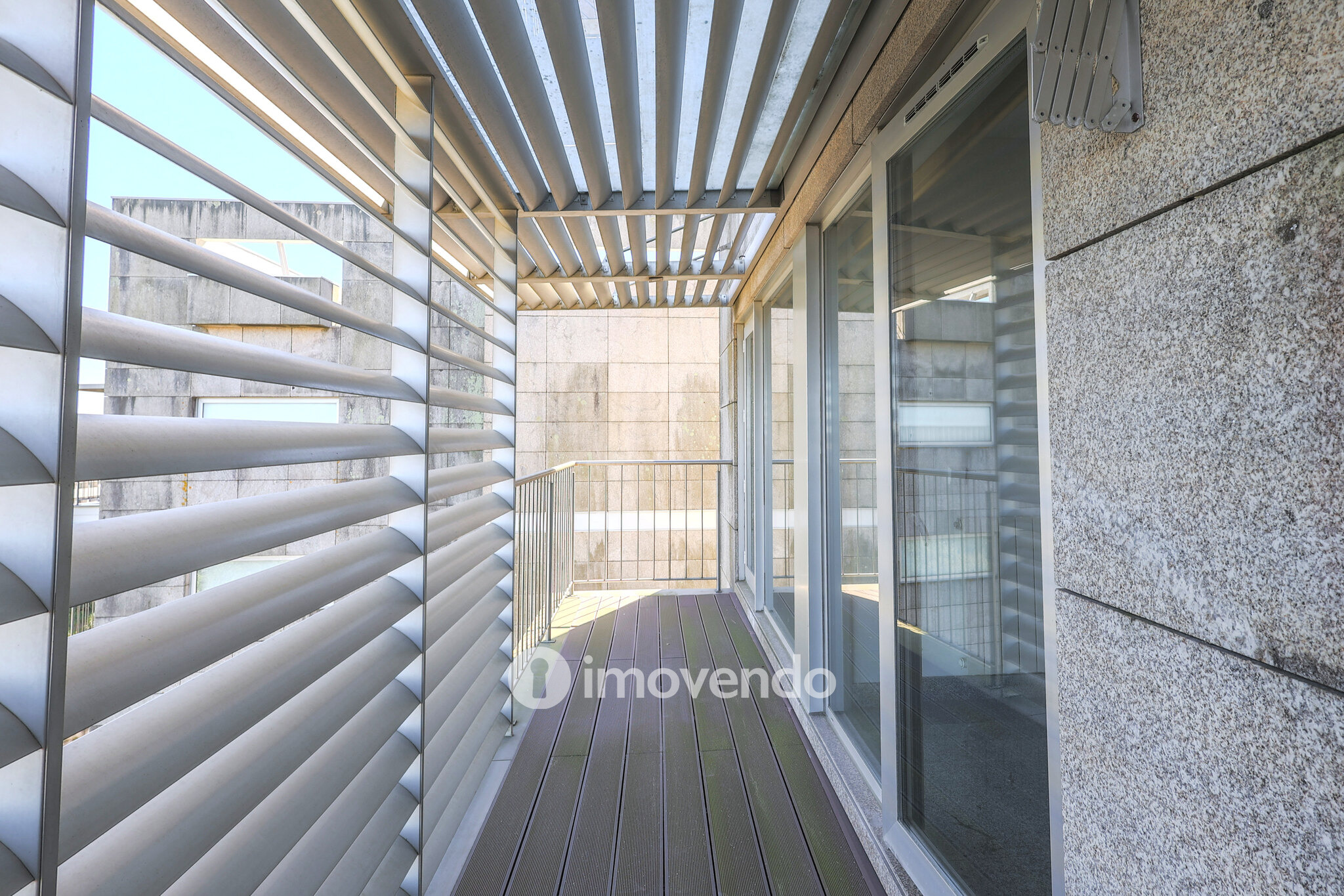 Apartamento T4, com vista rio e estacionamento, em Vila Nova de Gaia