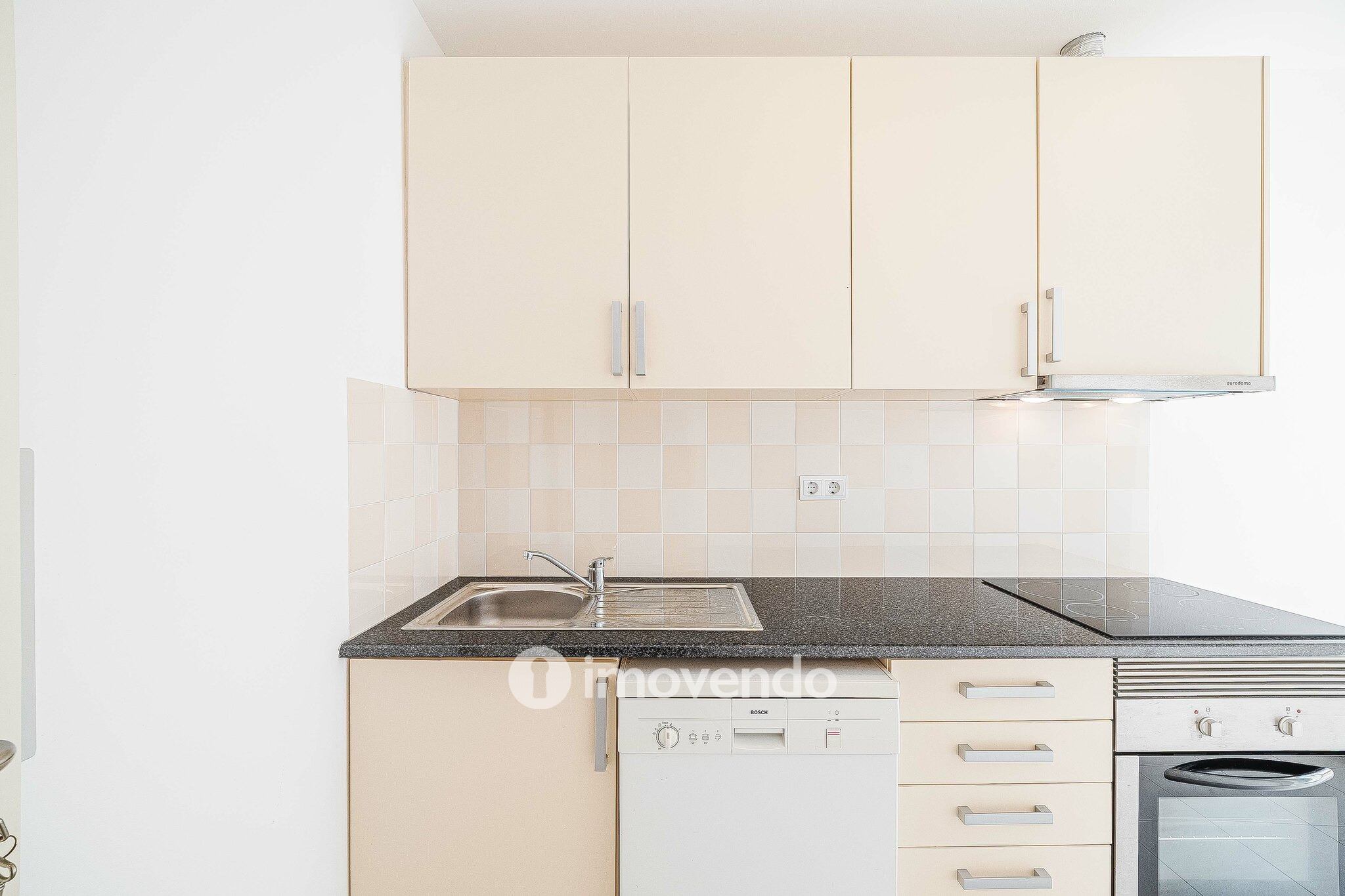 Apartamento T2 pronto a habitar, com espaço exterior, na Amadora