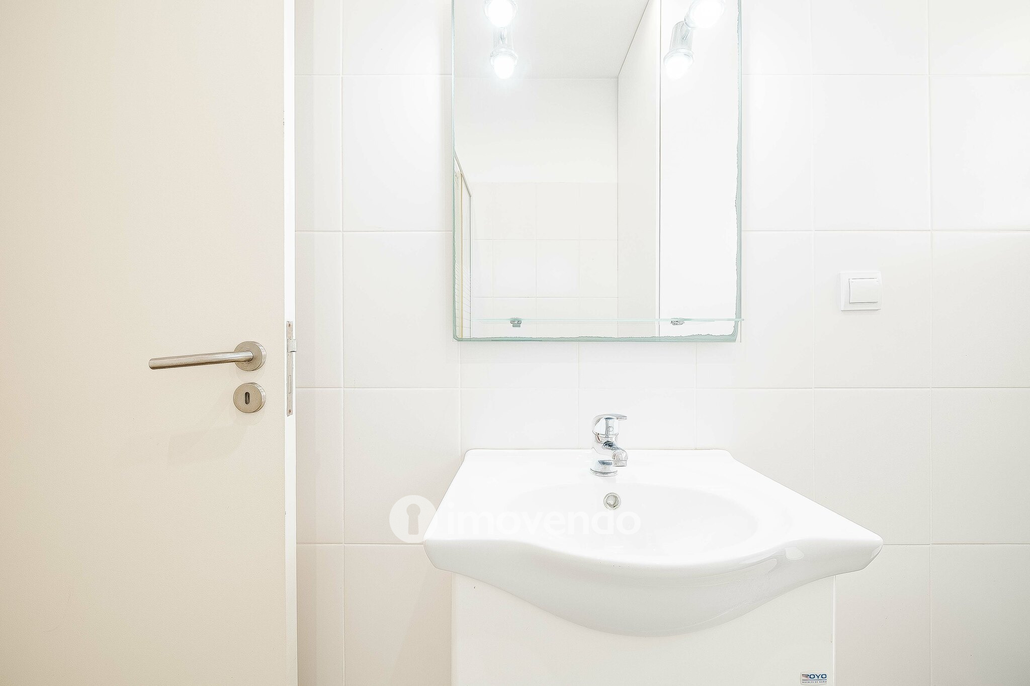 Apartamento T2 pronto a habitar, com espaço exterior, na Amadora
