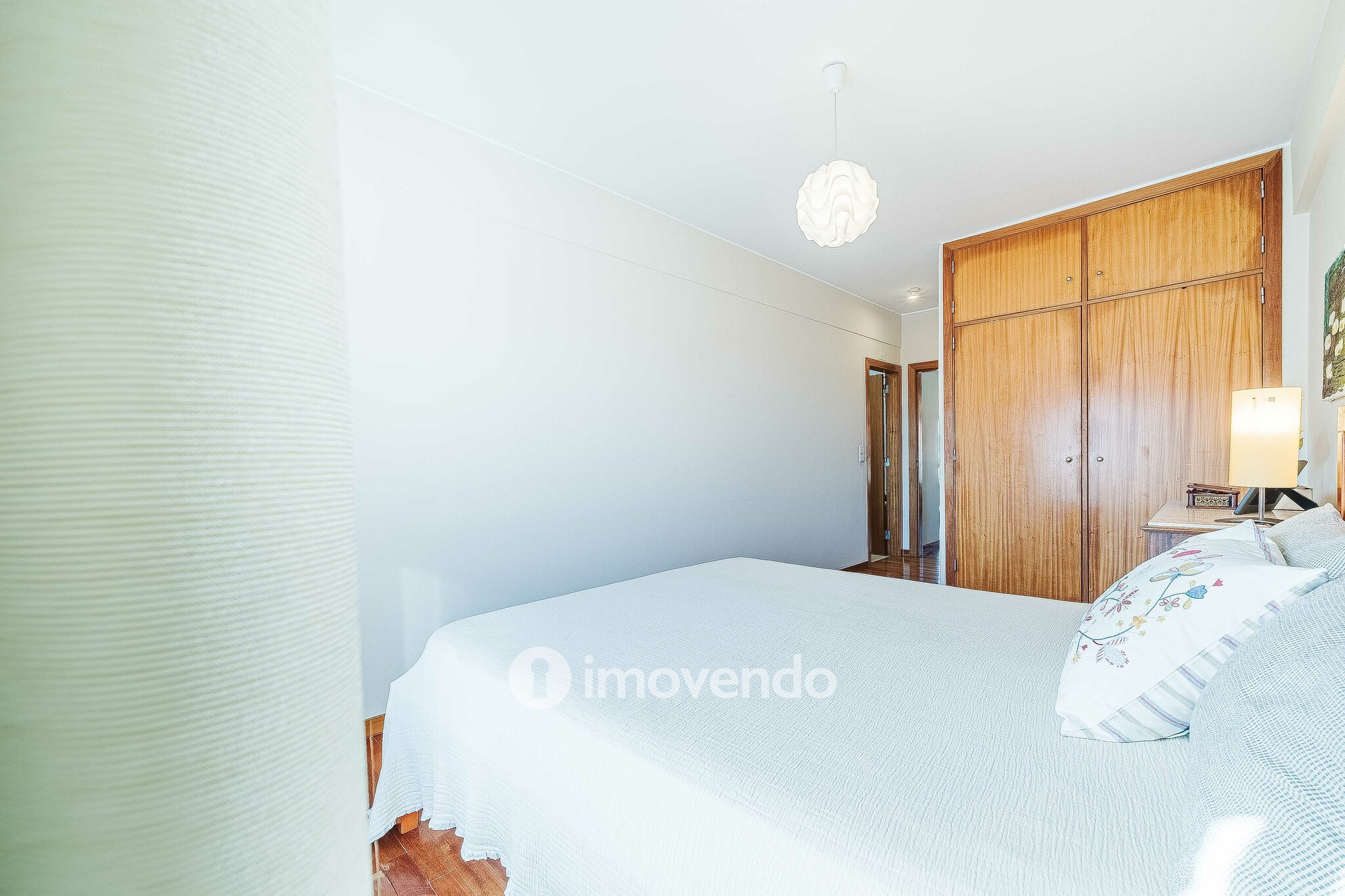 Apartamento T3, com garagem e arrecadação, na Ramada